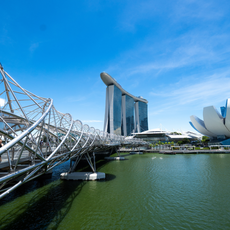 Helix Bridge de Singapura na Marina Bay