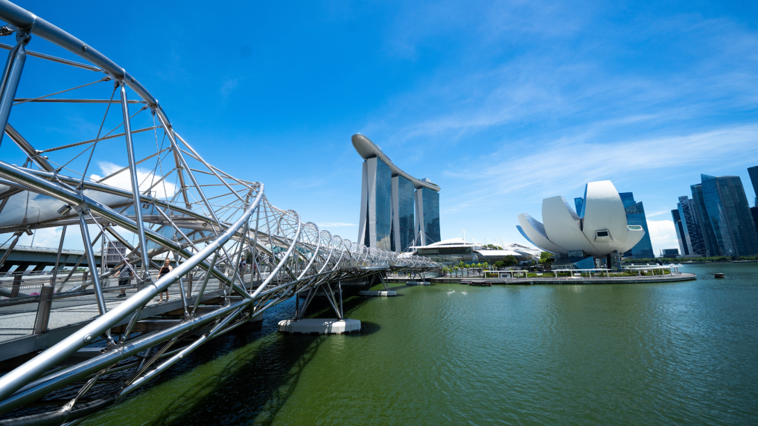 Helix Bridge de Singapura na Marina Bay